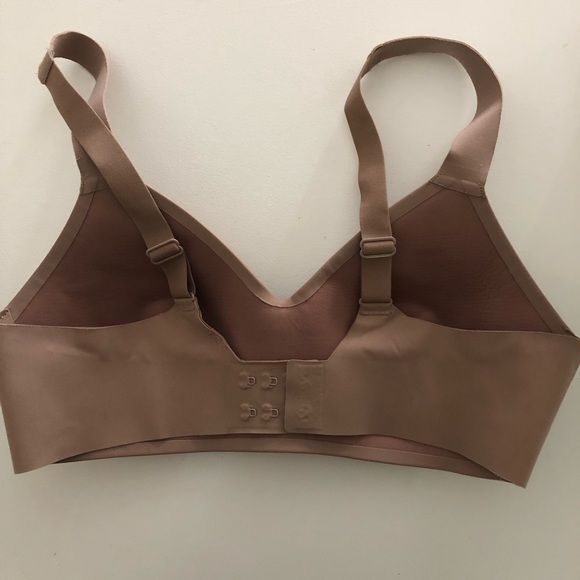 Lululemon nude bra - Picture 2 of 3
